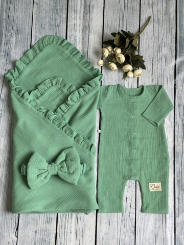 Купить оптом 335-ОЛ. Комплект из детского комбинезона,  р 56 и конверта муслин, хлопок 100% 90/90 см, олива в Дзержинске