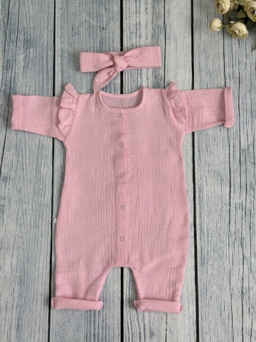 Купить оптом 336-Р. Комбинезон с повязкой для девочки из муслина, хлопок 100%, размеры 56,62,68, розовый в Дзержинске